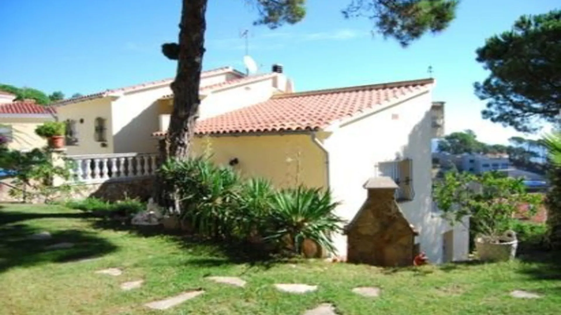 Apartment Villa In Lloret De Mar - 104812 By Mo Rentals